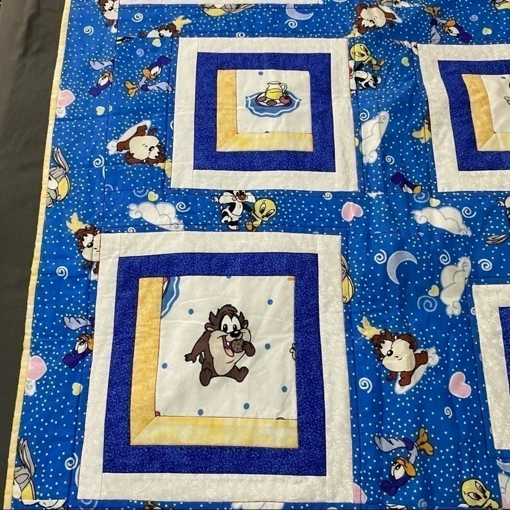 Vintage Looney Tunes Quilt Crib Blanket Taz Bugs Bunny Tweety Gender Neutral